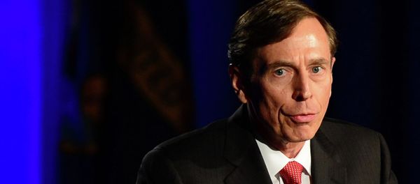 Former CIA director David Petraeus addresses a University of Southern California event honoring the military on March 26, 2013 in Los Angeles, California Former CIA director David Petraeus addresses a University of Southern California event honoring the military on March 26, 2013 in Los Angeles, California - Sputnik International