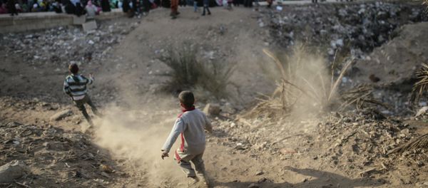Children run to join a parade of Sufi Egyptian Muslims celebrating the birthday of the Prophet Muhammed known as Moulid Al-Nabi, in Cairo - Sputnik International