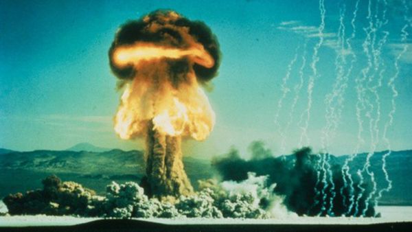 Mushroom cloud from an American atomic bomb test on January 17, 1962. The test was designated Upshot Knothold Grable shot No. 10. - Sputnik International