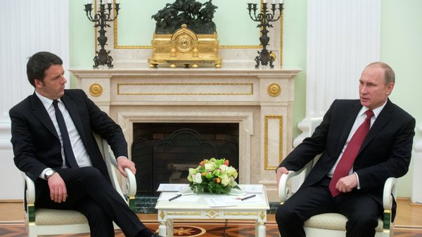 President Putin meets with Italian Prime Minister Renzi. President Putin meets with Italian Prime Minister Renzi. - Sputnik International