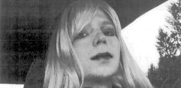 Pfc. Chelsea Manning poses for a photo wearing a wig and lipstick. Manning is suing the Defense Department for hormone therapy. Lawyers for the Army private formerly known as Bradley Manning and the American Civil Liberties Union filed the lawsuit Tuesday, Sept. 23, 2014, in Washington. Pfc. Chelsea Manning poses for a photo wearing a wig and lipstick. Manning is suing the Defense Department for hormone therapy. Lawyers for the Army private formerly known as Bradley Manning and the American Civil Liberties Union filed the lawsuit Tuesday, Sept. 23, 2014, in Washington. - Sputnik International