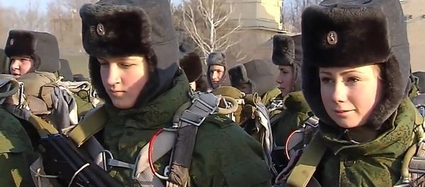 Beauty in the Air: Russian Lady Cadets Skydive at 380km/h Beauty in the Air: Russian Lady Cadets Skydive at 380km/h - Sputnik International