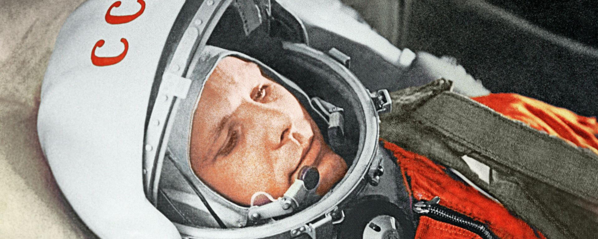 Yuri Gagarin before a space flight aboard the Vostok spacecraft. April 12, 1961 Yuri Gagarin before a space flight aboard the Vostok spacecraft. April 12, 1961 - Sputnik International, 1920, 12.04.2016
