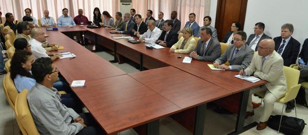 Colombia's government negotiators attend peace talks with the FARC guerrillas negotiators in Havana March 5, 2015 - Sputnik International