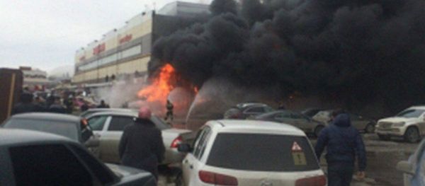 The 43,000-sqare feet Admiral shopping mall caught fire earlier Wednesday. The 43,000-sqare feet Admiral shopping mall caught fire earlier Wednesday. - Sputnik International