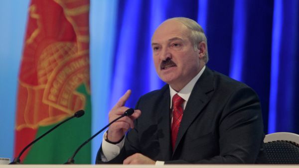 Incumbent Belarusian President Alexander Lukashenko speaks during a news conference after preliminary election results show him overwhelmingly winning a fourth term in Minsk, Berlarus, Monday, Dec. 20, 2010 Incumbent Belarusian President Alexander Lukashenko speaks during a news conference after preliminary election results show him overwhelmingly winning a fourth term in Minsk, Berlarus, Monday, Dec. 20, 2010 - Sputnik International