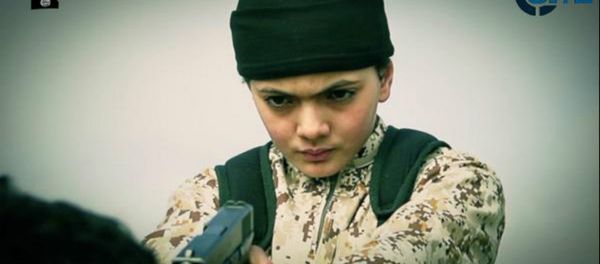 ISIL limitless immorality released a vid shows a child executing alleged Israeli spy Mohammad Ismail - Sputnik International