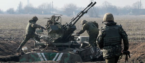 Ukrainian servicemen take position at the front line outside Kurahovo, in the Donetsk region of Ukraine, Wednesday, March 11, 2015 Ukrainian servicemen take position at the front line outside Kurahovo, in the Donetsk region of Ukraine, Wednesday, March 11, 2015 - Sputnik International