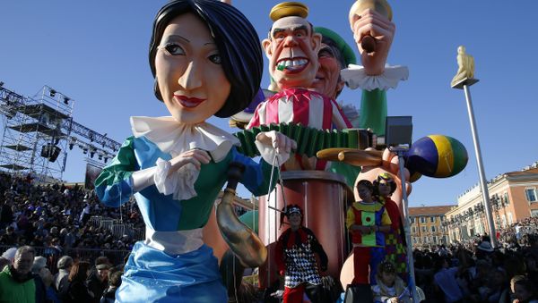 A float named Hit the road Jack depicting (From L) current French Culture minister Fleur Pellerin, and former French Culture ministers Frederic Mitterrand and Jack Lang - Sputnik International