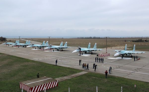 New equipment arrives at Belbek airfield in Crimea - Sputnik International