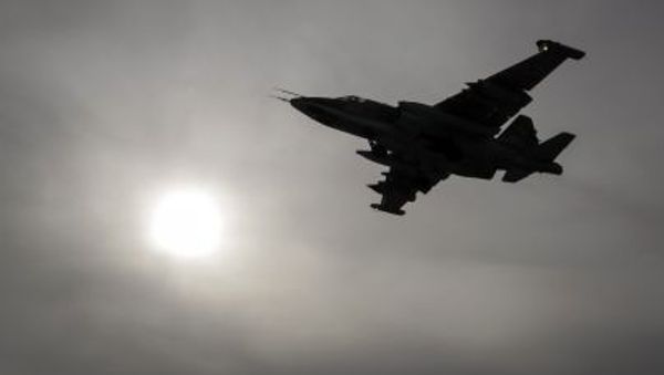 Самолет Су-25 в полете Самолет Су-25 в полете - Sputnik International