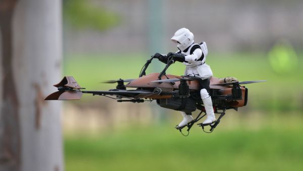Inspired by the Star Wars Episode VI: Return of the Jedi, one fan decided to see for himself how the world would be seen through the eyes of a Scout Trooper chasing Luke Skywalker through the forest of Endor. - Sputnik International