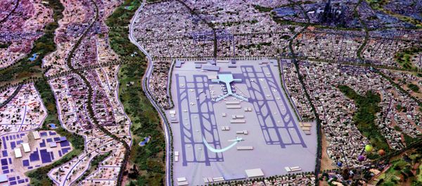 A model of a planned new capital for Egypt is displayed for investors at the opening of the Egypt Economic Development Conference (EEDC) in Sharm el-Sheikh, in the South Sinai governorate, about 550 km (342 miles) south of Cairo, March 13, 2015 - Sputnik International