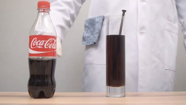 Coca-Cola vs Rusty Nail: Bye-Bye, Corrosion! - Sputnik International