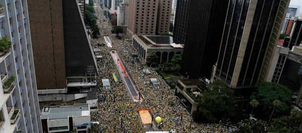 Demonstrators gather during a protest against Brazil's President Dilma Rousseff at Paulista avenue in Sao Paulo March 15, 2015. Demonstrators gather during a protest against Brazil's President Dilma Rousseff at Paulista avenue in Sao Paulo March 15, 2015. - Sputnik International