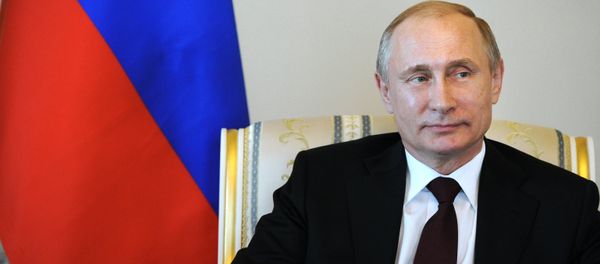 Russian President Vladimir Putin during a meeting with Kyrgyz President Almazbek Atambayev at the Constantine Palace in in Strelna Russian President Vladimir Putin during a meeting with Kyrgyz President Almazbek Atambayev at the Constantine Palace in in Strelna - Sputnik International