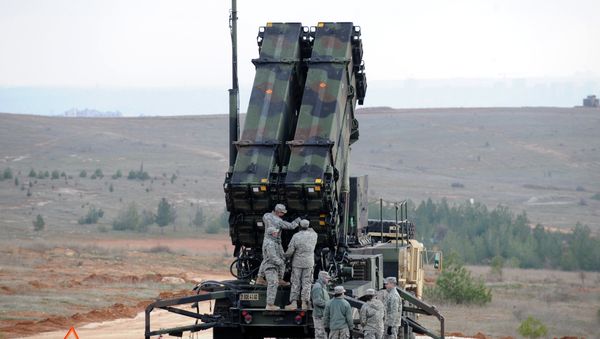US soldiers work on a Patriot missile system - Sputnik International