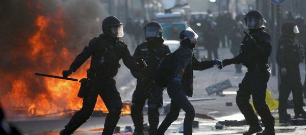 German riot police - Sputnik International