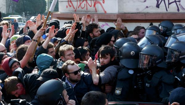 Anti-capitalist protesters - Sputnik International