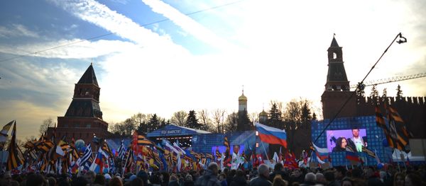 Rally and concert on Vasilyevsky Slope to mark anniversary of Crimea's reunification with Russia Rally and concert on Vasilyevsky Slope to mark anniversary of Crimea's reunification with Russia - Sputnik International