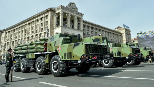 Military equipment of the Ukrainian Armed Forces parades through Khreshchatyk Street in Kiev during Ukrainian Independence Day celebrations - Sputnik International