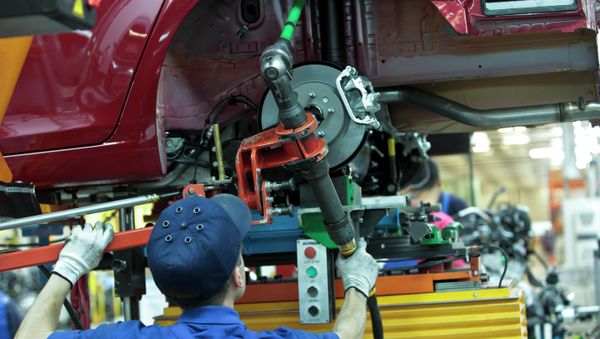 Opel Astra compacts manufactured at the General Motors plant in the Shushary-2 production zone - Sputnik International