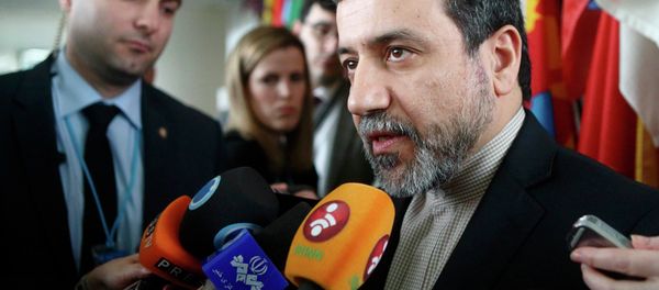 Iran's chief nuclear negotiator Abbas Araghchi talks to the media after meeting IAEA Director General Yukiya Amano (not pictured) at the IAEA headquarters in Vienna February 24, 2015 - Sputnik International