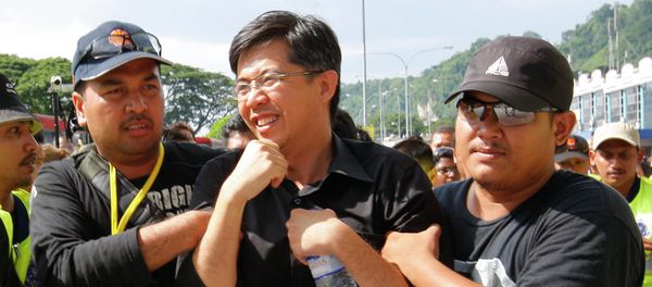 Malaysian lawmaker Tian Chua is arrested by police officers near the Perak state assembly in Ipoh, Malaysia, Thursday, May 7, 2009. File photo - Sputnik International