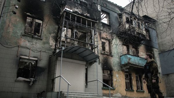 An apartment building in Debaltsevo destroyed by shelling An apartment building in Debaltsevo destroyed by shelling - Sputnik International