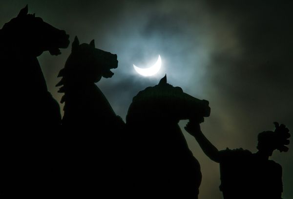 Darkness Falls Across the World: Total Solar Eclipse of March 20 - Sputnik International