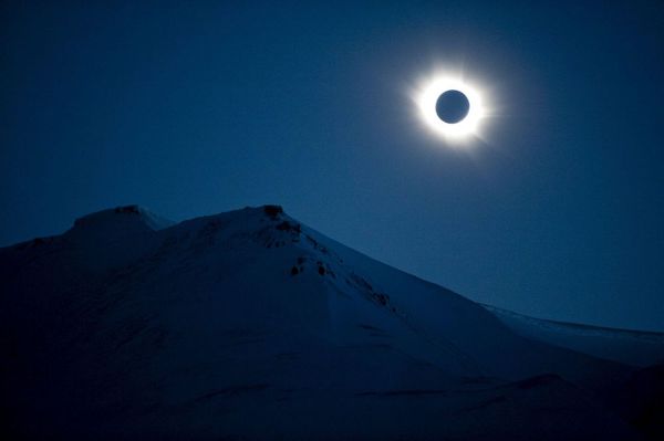 Darkness Falls Across the World: Total Solar Eclipse of March 20 - Sputnik International