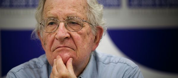 American economic prosperity is inextricably linked to its history of slavery and racial oppression, and fears that black people will take revenge are 'deeply rooted in American culture,' says academic, author and dissident Noam Chomsky in a recent interview with the New York Times. - Sputnik International