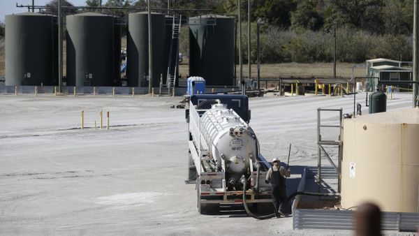 In this Wednesday, Nov. 19, 2014 photo, a fracking wastewater storage facility sits just outside the city limits of Reno, Texas In this Wednesday, Nov. 19, 2014 photo, a fracking wastewater storage facility sits just outside the city limits of Reno, Texas - Sputnik International