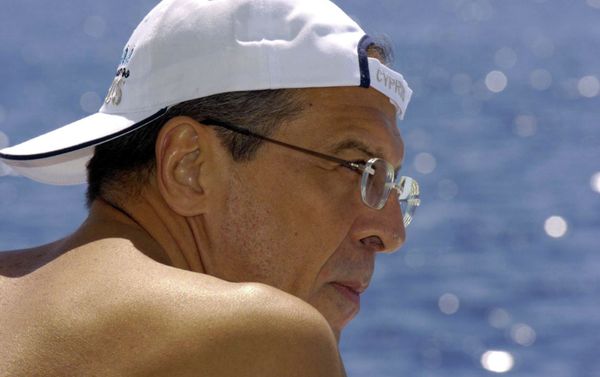 Sergei Lavrov, Russia's Foreign Minister, on the seaside Sergei Lavrov, Russia's Foreign Minister, on the seaside - Sputnik International