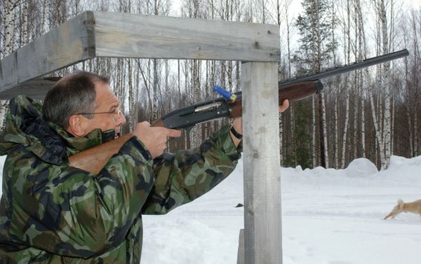 Russian Foreign Minister Sergei Lavrov hunting in Khanty-Mansiisk. Russian Foreign Minister Sergei Lavrov hunting in Khanty-Mansiisk. - Sputnik International