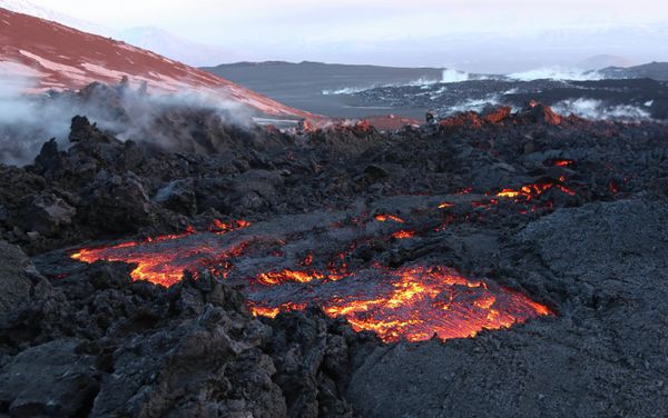 A side breakthrough eruption of Volcano Plosky Tolbachik in Kamchatka A side breakthrough eruption of Volcano Plosky Tolbachik in Kamchatka - Sputnik International