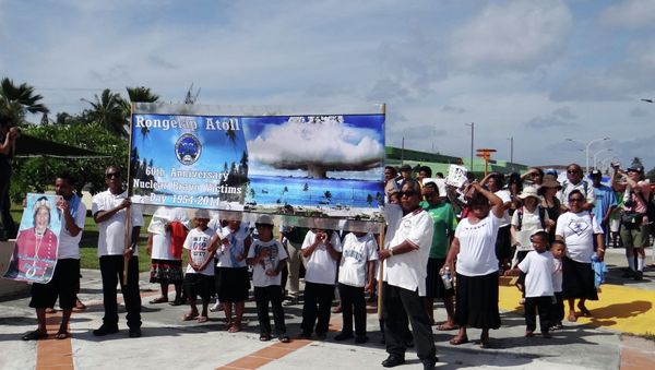 Islanders from nuclear weapons test-damaged Rongelap Atoll march Islanders from nuclear weapons test-damaged Rongelap Atoll march - Sputnik International