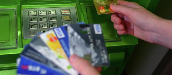 Bank cards of international payment systems VISA and MasterCard Bank cards of international payment systems VISA and MasterCard - Sputnik International