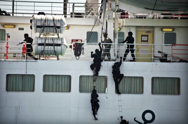 Special operations forces during a vessel board search and seizure exercise in the Gulf of Aqaba in 2013. Special operations forces during a vessel board search and seizure exercise in the Gulf of Aqaba in 2013. - Sputnik International