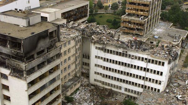 An aerial view taken 15 June 1999 of the Pristina central post office which was destoyed by NATO bombing. An aerial view taken 15 June 1999 of the Pristina central post office which was destoyed by NATO bombing. - Sputnik International