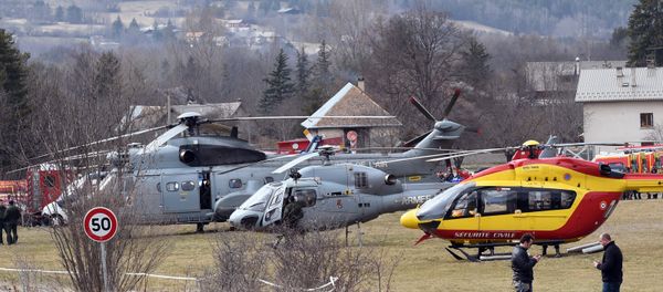 Helicopters of the French Air Force (back) and civil security services are seen in Seyne, south-eastern France, on March 24, 2015, near the site where a Germanwings Airbus A320 crashed in the French Alps. Helicopters of the French Air Force (back) and civil security services are seen in Seyne, south-eastern France, on March 24, 2015, near the site where a Germanwings Airbus A320 crashed in the French Alps. - Sputnik International