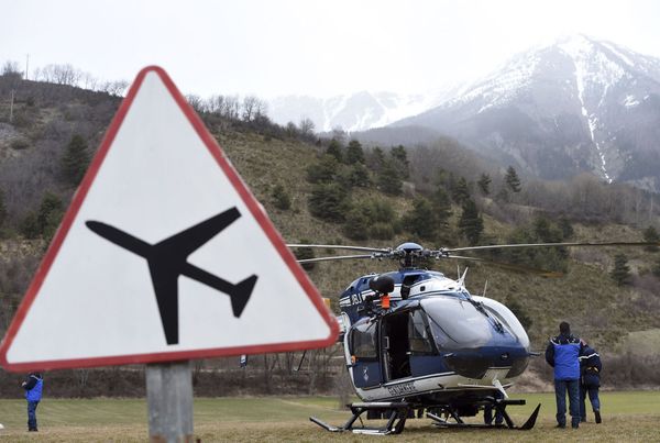 Deadly Germanwings A320 Сrash in French Alps Deadly Germanwings A320 Сrash in French Alps - Sputnik International
