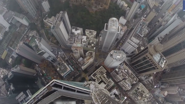 This Daredevil Spiderman Scales Massive Skyscraper - Sputnik International