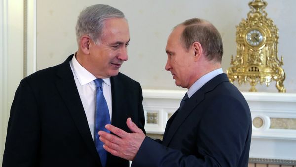 Russia's President Vladimir Putin (R) and Israeli Prime Minister Benjamin Netanyahu speak during their meeting at Putin's residence in the Black Sea resort of Sochi, on May 14, 2013 Russia's President Vladimir Putin (R) and Israeli Prime Minister Benjamin Netanyahu speak during their meeting at Putin's residence in the Black Sea resort of Sochi, on May 14, 2013 - Sputnik International