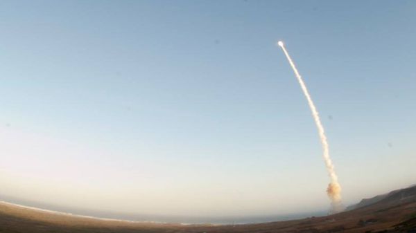 An image provided by Vandenberg Air Force Base shows an unarmed Minuteman III intercontinental ballistic missile being launched during an operational test Wednesday May 22, 2013, from Launch Facility-4 on Vandenberg AFB, Calif - Sputnik International