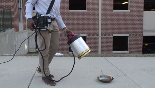 Extinguishing fire with sound. - Sputnik International