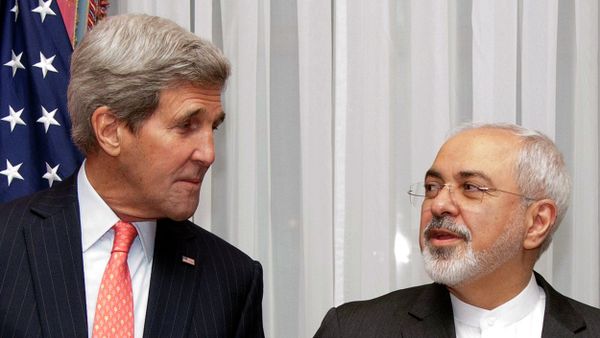 US Secretary of State John Kerry (L) and Iran's Foreign Minister Mohammad Javad Zarif pose for a photograph before resuming talks over Iran's nuclear programme in Lausanne US Secretary of State John Kerry (L) and Iran's Foreign Minister Mohammad Javad Zarif pose for a photograph before resuming talks over Iran's nuclear programme in Lausanne - Sputnik International