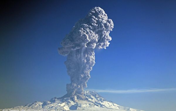 Shiveluch eruption on March 25 Shiveluch eruption on March 25 - Sputnik International