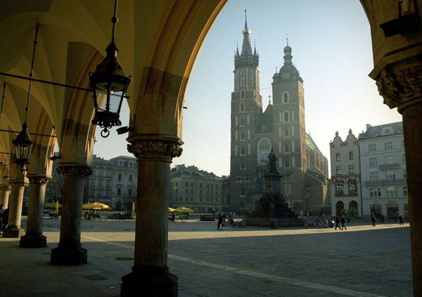 Soviet Intelligence Officer Who Helped Save Poland’s Krakow During WWII Dead at 103 - Sputnik International