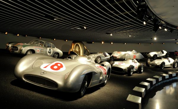 Mercedes-Benz: Quality That Lasts Over a Century Mercedes-Benz: Quality That Lasts Over a Century - Sputnik International